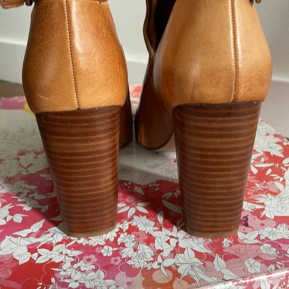 Chinese Laundry Bizarre in cognac. - Picture 3 of 4